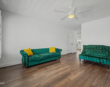 3524 E Angela Drive - Photo Thumbnail 3