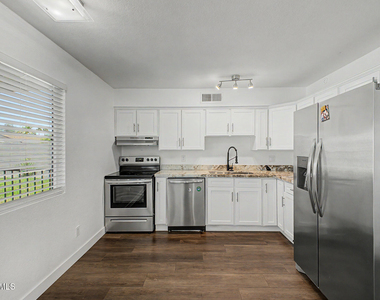 3524 E Angela Drive - Photo Thumbnail 9