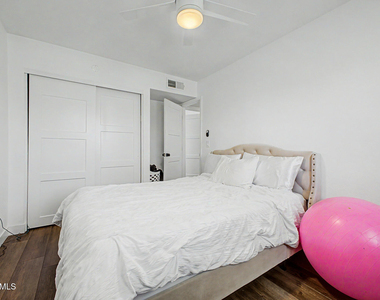 3524 E Angela Drive - Photo Thumbnail 16