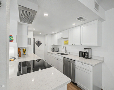 4158 N 81st Street - Photo Thumbnail 8