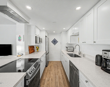 4158 N 81st Street - Photo Thumbnail 9