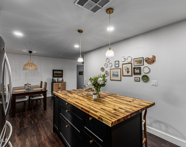 2200 N Los Altos Drive - Photo Thumbnail 10