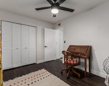 2200 N Los Altos Drive - Photo Thumbnail 27