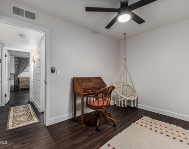 2200 N Los Altos Drive - Photo Thumbnail 25