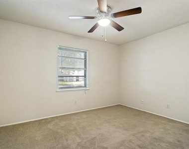 1429 Whitehall Drive - Photo Thumbnail 5