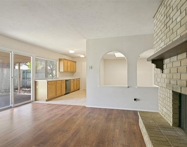 1429 Whitehall Drive - Photo Thumbnail 2