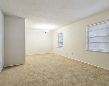 1429 Whitehall Drive - Photo Thumbnail 4