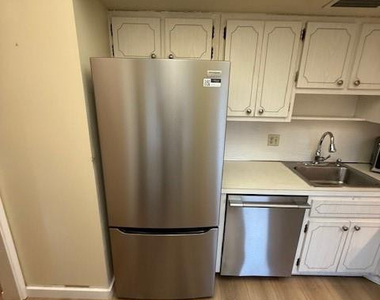 2800 N Palm Aire Drive - Photo Thumbnail 7