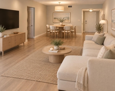 2800 N Palm Aire Drive - Photo Thumbnail 13