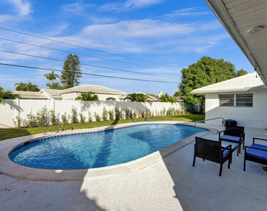 4751 Ne 29th Avenue - Photo Thumbnail 6
