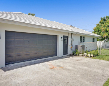 4751 Ne 29th Avenue - Photo Thumbnail 5