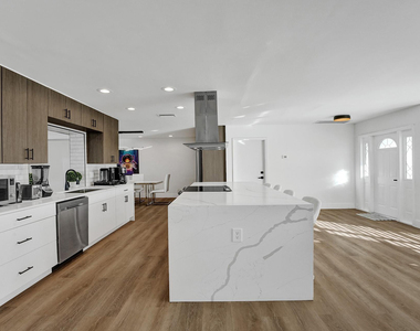 4751 Ne 29th Avenue - Photo Thumbnail 8