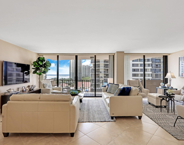 4200 N Ocean Drive - Photo Thumbnail 2