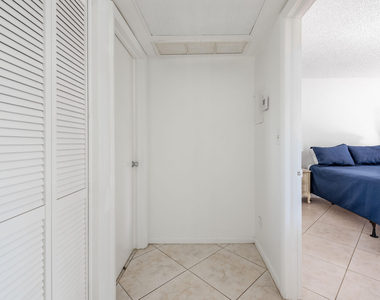 2615 Garden Drive N - Photo Thumbnail 9