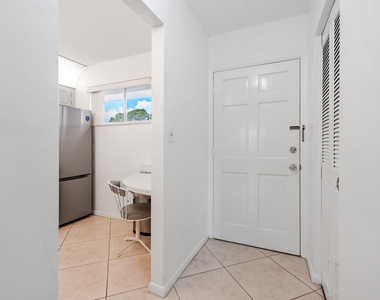2615 Garden Drive N - Photo Thumbnail 8