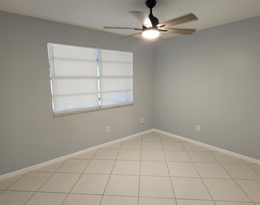 938 Sumter Road W - Photo Thumbnail 3