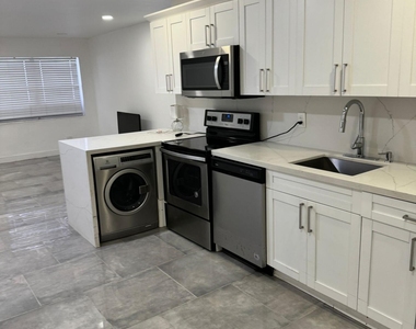 3990 Sw 51st Street - Photo Thumbnail 4