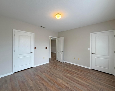 124 Sw Peacock Boulevard - Photo Thumbnail 9