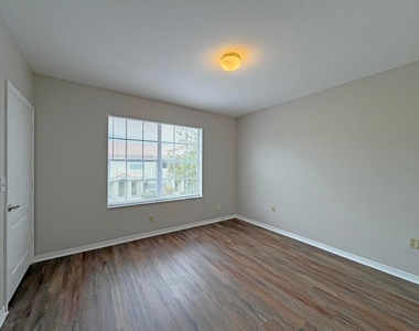 124 Sw Peacock Boulevard - Photo Thumbnail 10