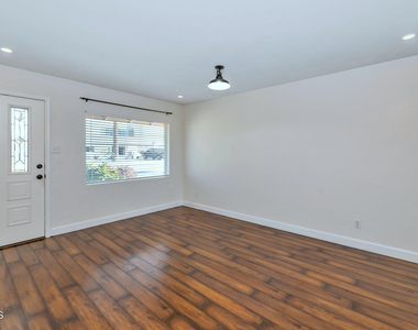 2501 E Highland Avenue - Photo Thumbnail 1