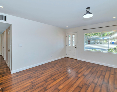 2501 E Highland Avenue - Photo Thumbnail 2