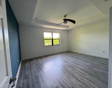 9136 Sw 227th Terrace - Photo Thumbnail 8