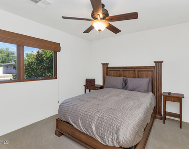 4209 E Weldon Avenue - Photo Thumbnail 16