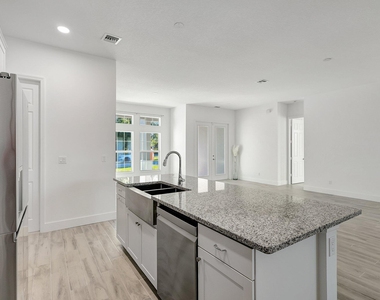 1791 Sw Effland Avenue - Photo Thumbnail 14