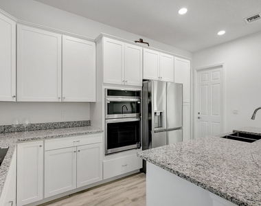 1791 Sw Effland Avenue - Photo Thumbnail 12
