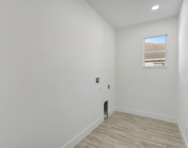 1791 Sw Effland Avenue - Photo Thumbnail 20