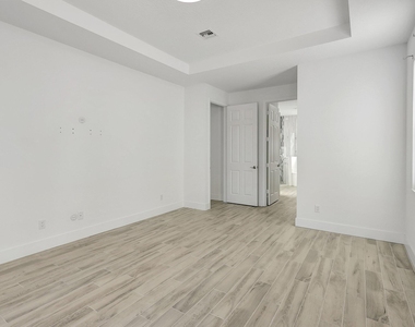 1791 Sw Effland Avenue - Photo Thumbnail 25