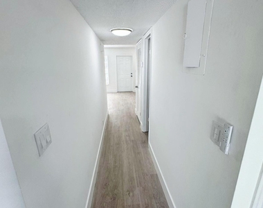 3920 Woodside Drive - Photo Thumbnail 9