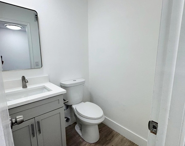 3920 Woodside Drive - Photo Thumbnail 10