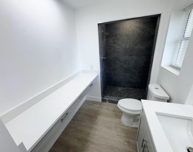 3920 Woodside Drive - Photo Thumbnail 14