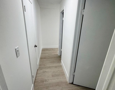 3920 Woodside Drive - Photo Thumbnail 17