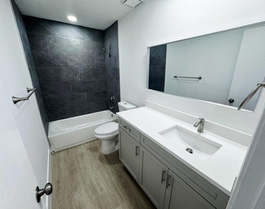 3920 Woodside Drive - Photo Thumbnail 18