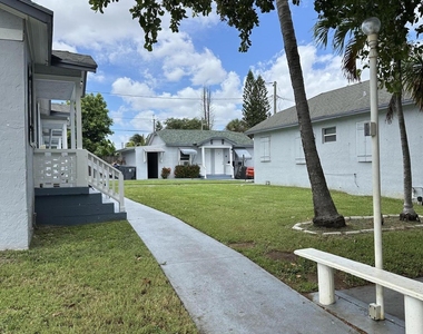 17 Detroit Street - Photo Thumbnail 6