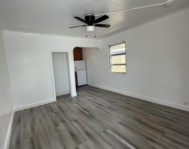 17 Detroit Street - Photo Thumbnail 1