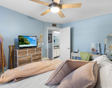 1270 Se Parkview Place - Photo Thumbnail 3