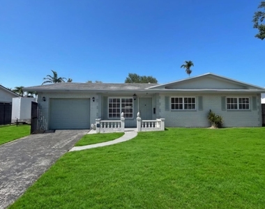3147 Nw 68th Court - Photo Thumbnail 7