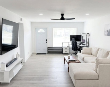 3147 Nw 68th Court - Photo Thumbnail 2
