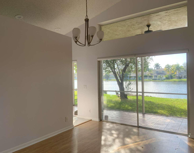 856 Stanton Drive - Photo Thumbnail 2