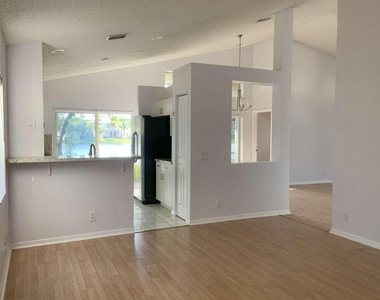 856 Stanton Drive - Photo Thumbnail 4
