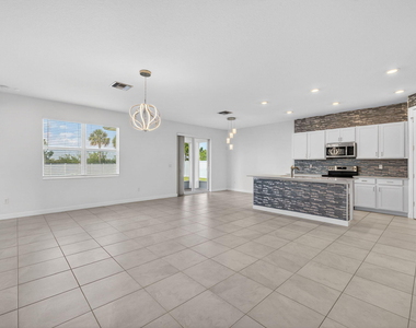 13275 Nw Copper Creek Drive - Photo Thumbnail 2
