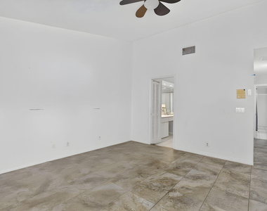 7690 Solimar Circle - Photo Thumbnail 15