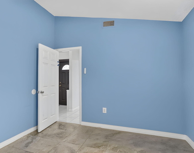 7690 Solimar Circle - Photo Thumbnail 24
