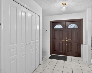 7690 Solimar Circle - Photo Thumbnail 5