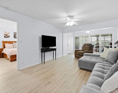 1031 Citrus Way - Photo Thumbnail 10