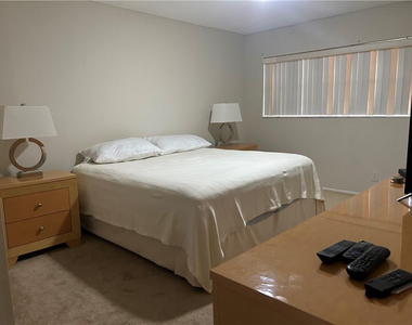3150 N Course Lane - Photo Thumbnail 16