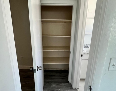 7511 Venetian Street - Photo Thumbnail 7